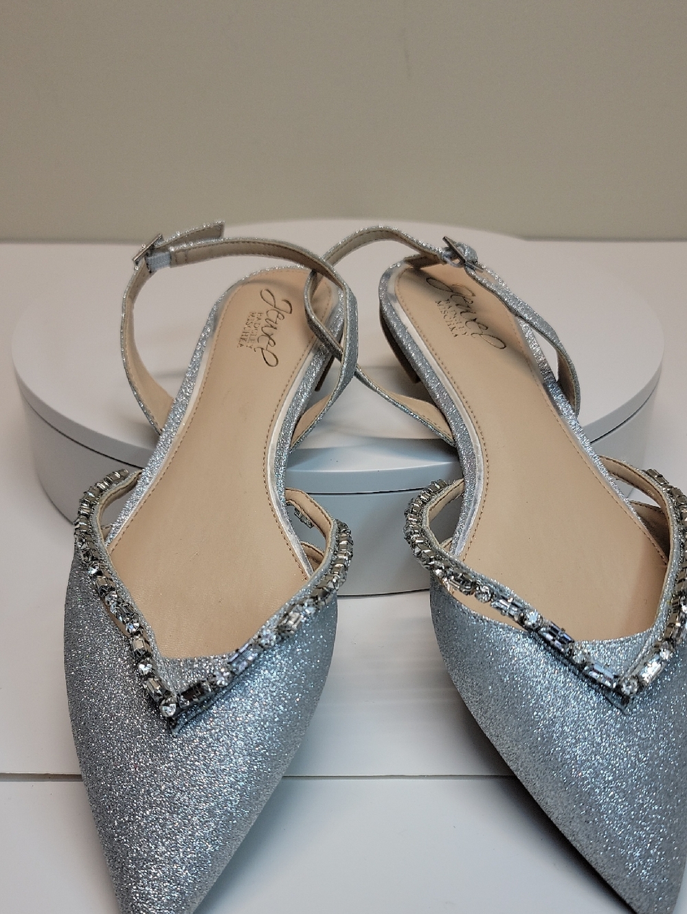 Jewel Badgley Mischka NEW Silver Glitter Pointed Slingback Flats Crystal Trim